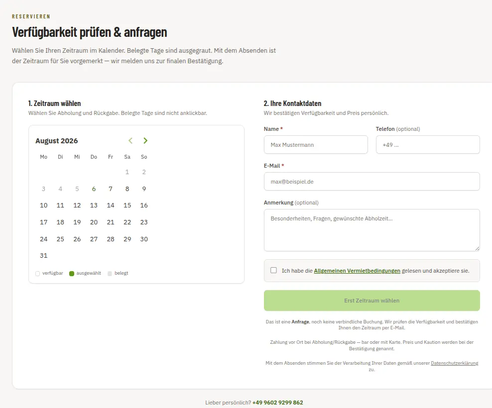 Reservierung auf gartentechnik-witt.de: links der Kalender mit freien, belegten und ausgewählten Tagen, rechts das Formular für die Kontaktdaten, dazu der Hinweis, dass das eine Anfrage und noch keine verbindliche Buchung ist.